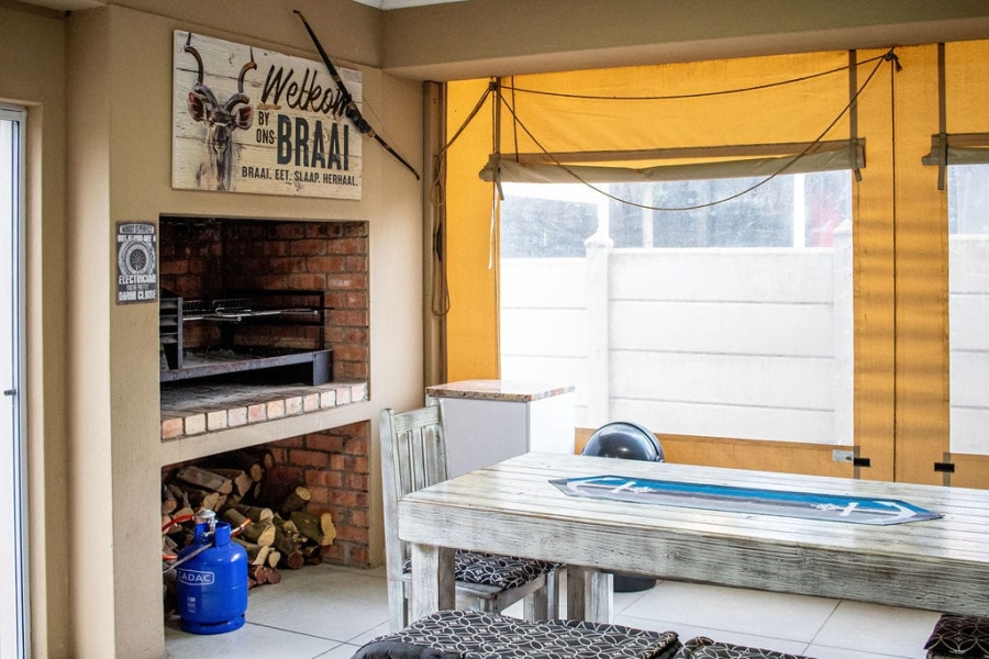 7 Bedroom Property for Sale in Aston Bay Eastern Cape